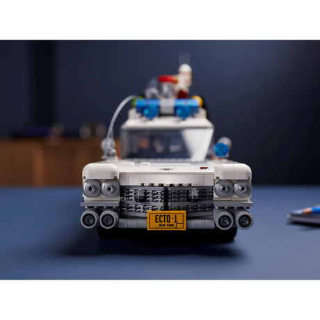 LEGO Ghostbusters™ ECTO-1 10