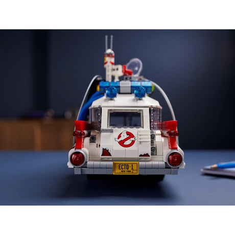 LEGO Ghostbusters™ ECTO-1 11