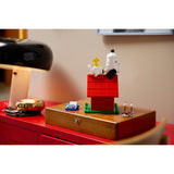 Peanuts: Snoopy's Doghouse (#2)