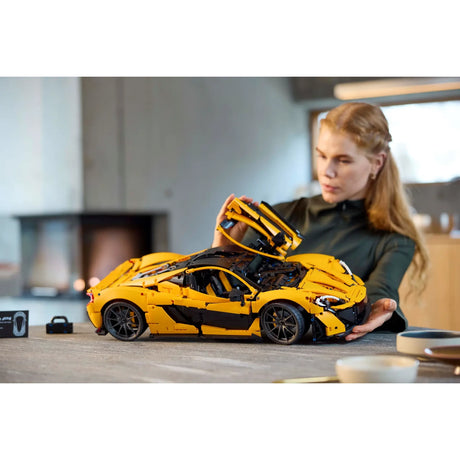 LEGO McLaren P1™ Exclusive Bundle 9