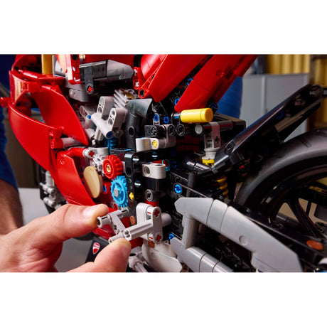 LEGO Ducati Panigale V4 S Motorcycle 7