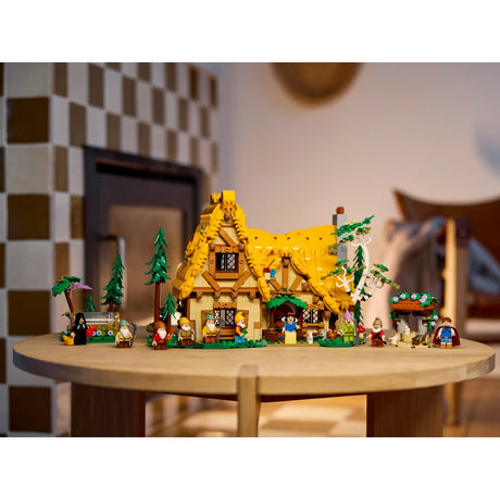 LEGO Snow White and the Seven Dwarfs' Cottage 7