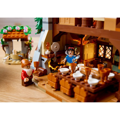 LEGO Snow White and the Seven Dwarfs' Cottage 8